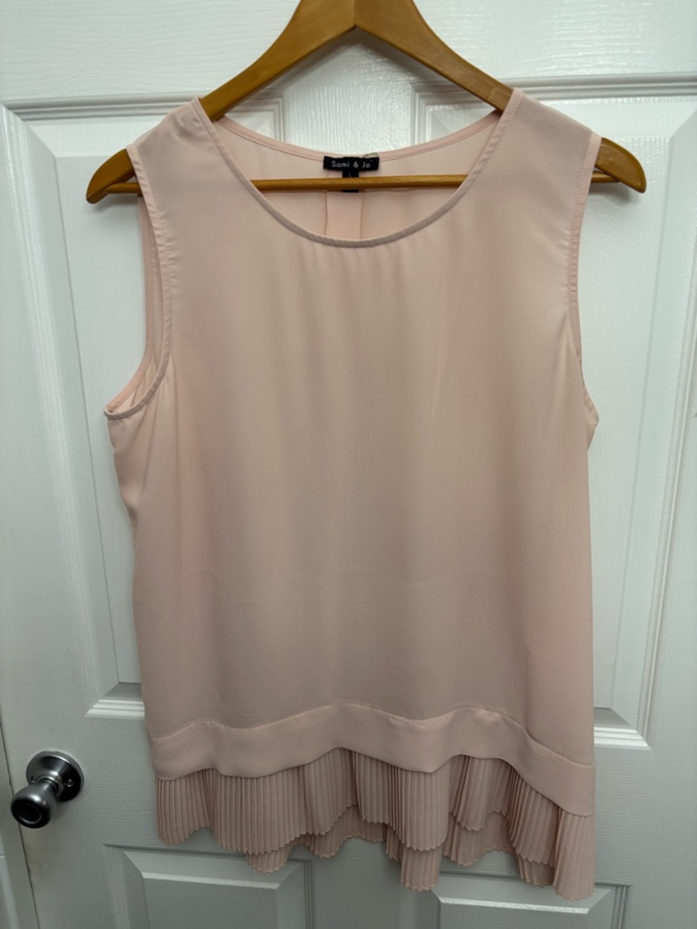 Sami & Jo Spring Pale Pink Sleeveless Pleated-Hem Tank Top, L